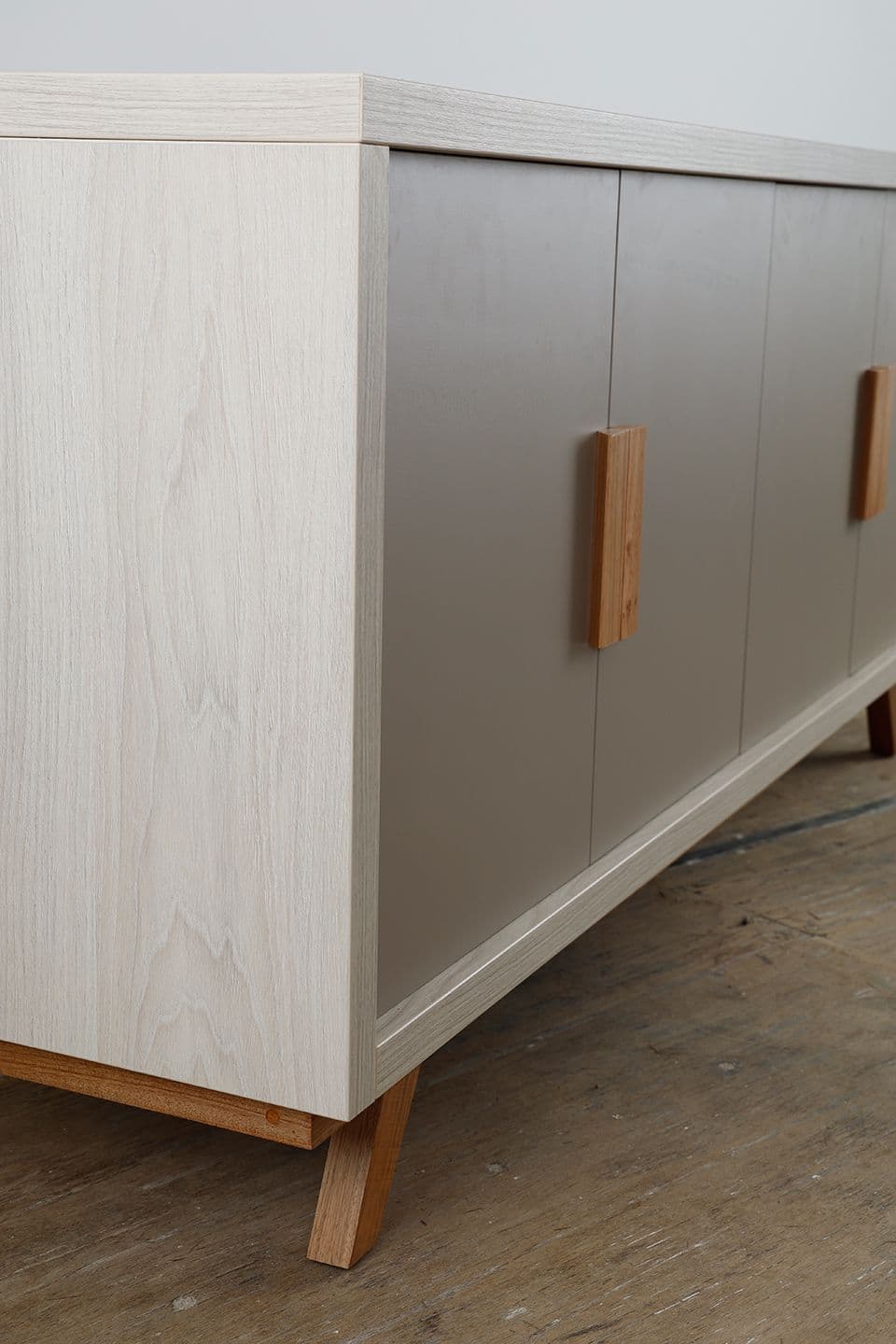 Mueble Auxiliar Bisonó White Cape