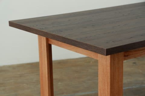 Comedor Casa 101 con mesa y sillas